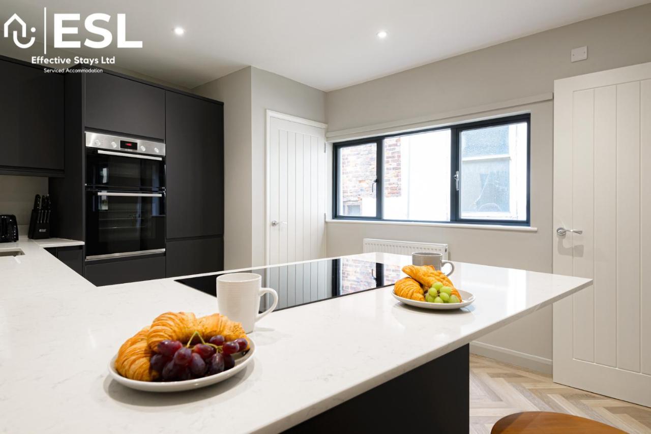 Comfy Modern 2 Bedroom Duplex Apartment With Sun Terrace Shrewsbury Exterior photo